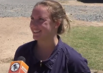 ¿Cómo funciona un biodigestor? Estudiante de ingeniería, Ornela Lacelli supervisa el proceso que transforma desechos animales en electricidad
