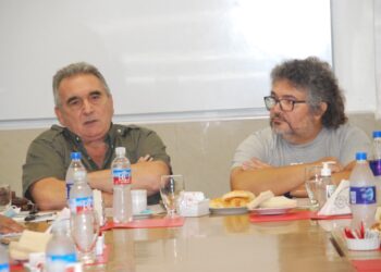 Aceiteros y empleados del complejo portuario se unen para pedir al “Estado que intervenga con determinación y medidas concretas”