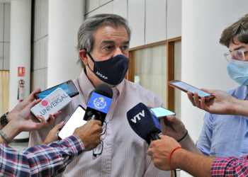 Uruguay dispersará 28 millones de moscas estériles por semana para intentar erradicar al gusano barrenador del ganado