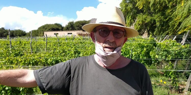 En la Quebrada de Humahuaca, Claudio Zucchino tenía el viñedo más alto del mundo… Hasta que alguien se puso a implantar uvas en el Tibet