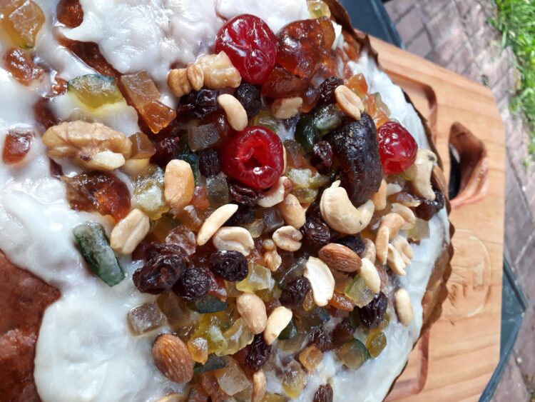 Aromas y secretos de  madrugada en una panadería de horno a leña del partido de Pellegrini