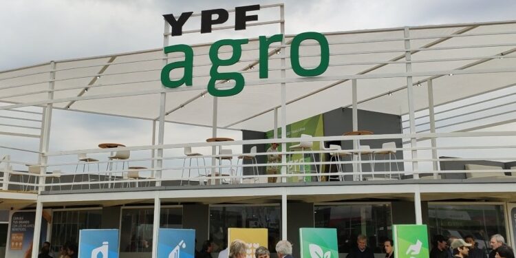 Campo Argentino: Los únicos negocios de YPF que prosperaron durante la pandemia son los agroindustriales