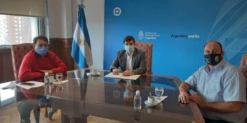 Falta de mano de obra: Un diputado oficialista presentó un proyecto para que la gente no pierda el plan social si acepta trabajar en la zafra