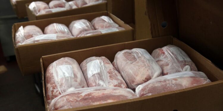 Y Pormag fue por más: Concretó su primera exportación de carne porcina para China