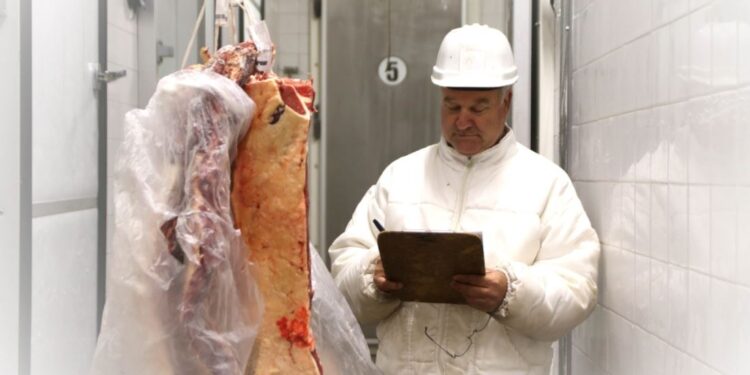 Celestino Pross: La breve historia de un chofer de colectivo que llegó a manejar un frigorífico en Entre Ríos