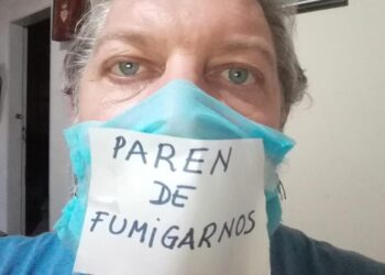 Infierno en Santiago del Estero: productores hostigados por un cura fanatizado y una jueza de paz ahora fueron escrachados públicamente por Cabandié