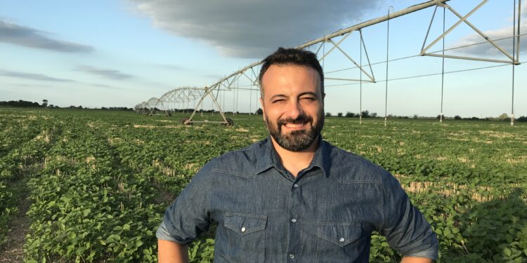 “Los productores deben aprender a regar con criterio agronómico, lo que implica hacer mediciones”, define Luciano Acosta, creador de EcoDrip, una aplicación para no malgastar agua