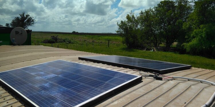 Energía móvil: ¿Cuánto cuesta poner paneles solares en una casilla de cosecha y para qué sirven?