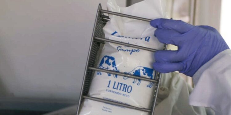 La pasteurizadora de sachet de leche creada por el INTA ya se está probando en San Vicente