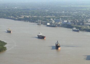 Temores empresarios por la Hidrovía:  Piden que la política no se meta en un negocio de millones de dólares anuales