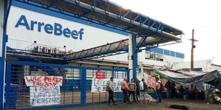 Cómo se originó el conflicto sindical en Arrebeef que fue escalando hasta provocar el hartazgo de la familia Borrell: Piden al histórico delegado gremial que renuncie