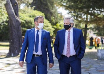 Incendios: Ahora se determinó que hasta los seguros de sepelio deberán pagar el nuevo impuesto para financiar el fideicomiso gestionado por Cabandié