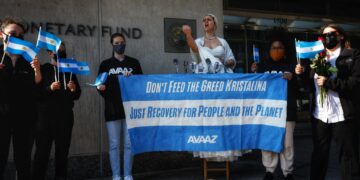 Con esto nos salvamos: “Evita” fue hasta la puerta del FMI para pedir que Argentina pueda cancelar su deuda con superávit ecológico