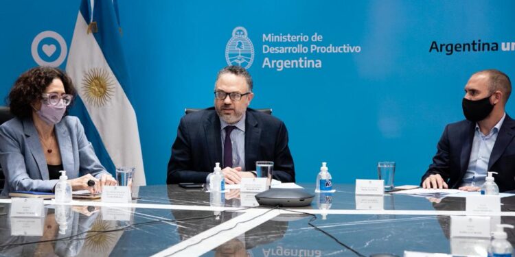 Argentina insólita: El principal sector generador de divisas fue excluido del nuevo “Régimen de Fomento de Inversión para las Exportaciones”