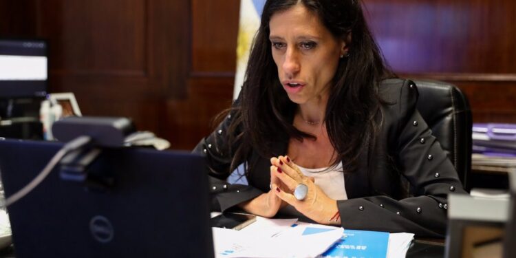 Paula Español avisa que “no se van a prohibir ni limitar exportaciones siempre y cuando tengamos un buen cuidado del mercado interno”