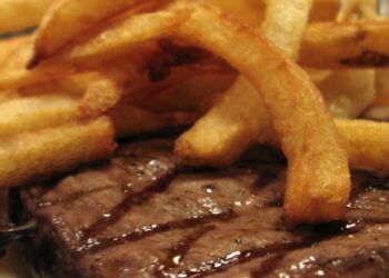 Fuerte salto del consumo de papa: Llegó el día en que las fritas ocupan más espacio que los bifes en el plato