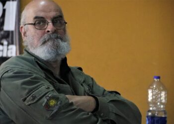 ¿Qué hacemos con la Hidrovía? Ángel Cadelli dice que hay que dejar de dragar y propone que las cargas bajen en una empresa de barcazas nacional