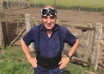 Chuni Acuña, el súper veterinario que ya hizo más de un millón de tactos: “La vaca primero es madre y luego amante”, determina