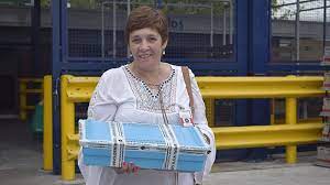 Eladia Weber realizó la primera exportación de abejas reina a Francia. Pero recién ahora logró independizarse de su suegra