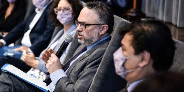 Tengo el corazón con agujeritos: El Ministerio de Agricultura quedó fuera de un programa de estímulo a las exportaciones lanzado por Kulfas y Guzmán