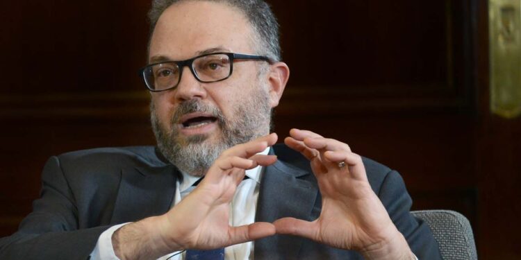 Tengo el corazón con agujeritos: El Ministerio de Agricultura quedó fuera de un programa de estímulo a las exportaciones lanzado por Kulfas y Guzmán