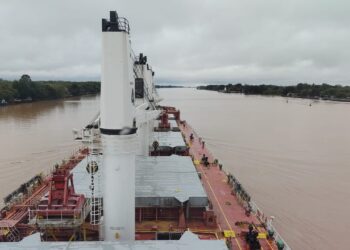 ¿Qué hacemos con la Hidrovía? Capitán, práctico y ex funcionario, Gustavo Deleersnyder afirma que “ahora es el momento de poner el río al nivel del primer mundo”
