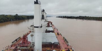 ¿Qué hacemos con la Hidrovía? Capitán, práctico y ex funcionario, Gustavo Deleersnyder afirma que “ahora es el momento de poner el río al nivel del primer mundo”