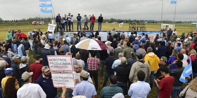 Se buscan buenos candidatos para el agro: Casi 70% de los productores  dice que se siente mal representado