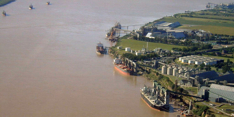 ¿Qué hacemos con la Hidrovía? “hace 15 años que el río sigue igual”, lamenta Guillermo Wade, de la Cámara de Actividades Portuarias