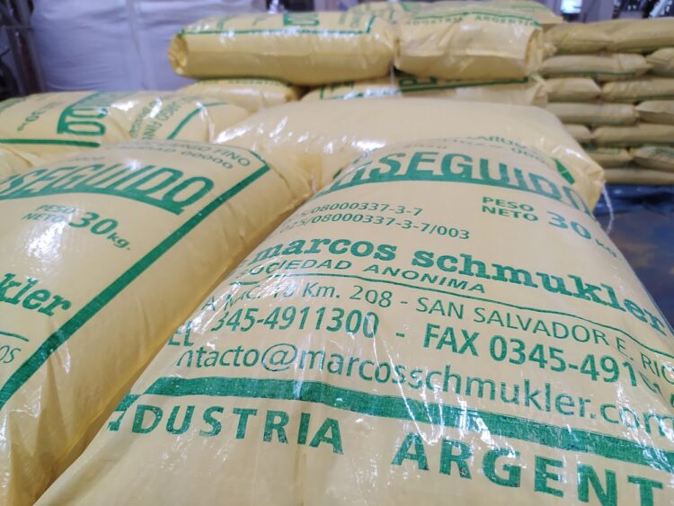 A partir del grano de arroz, en el molino Marcos Schmukler elaboran 17 productos: “Se podría hacer mucho más, pero hay limitaciones y trabas”, dicen los hijos del fundador