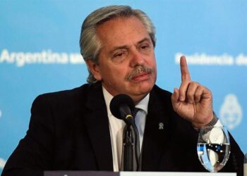 Todas las mentiras de Alberto para justificar el cierre de exportaciones de carne, resumidas en una sola frase