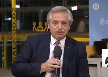 Alberto Fernández afirmó que no levantará el cierre de las exportaciones de carne vacuna hasta que no bajen los precios