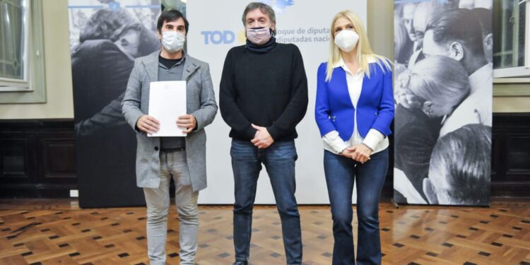 Nos vamos sacando la careta: un intendente kirchnerista exigió “terminar con los intermediarios” presentes en el sector cárnico