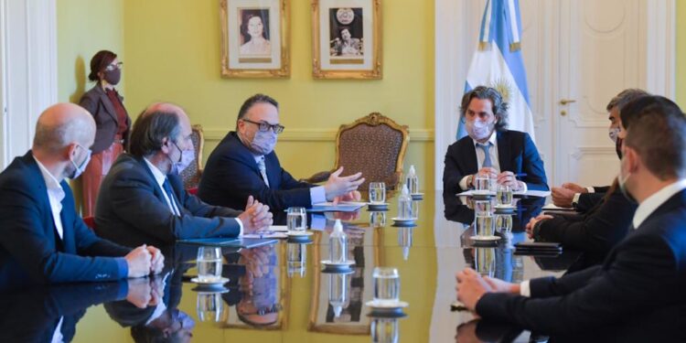 El gobierno anuncia que las Pymes que exporten menos de 500.000 dólares dejarán de pagar retenciones