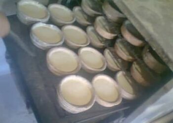 ¿Cómo se elabora el patay? Miguel Reinoso y su familia producen ese pan de harina de algarroba en Aimogasta, y buscan que prenda en las nuevas generaciones