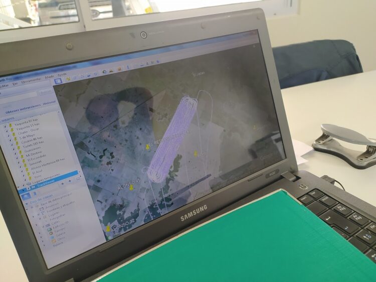 Para que no les corten las alas, la empresa AeroTrab comenzó a certificar sus aeroaplicaciones bajo las normas de IRAM