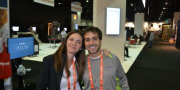 Con acento cordobés y tonada salteña, pero en Sillicon Valley: Cecilia y Lucas crearon Webee para desarrollar tecnología digital accesible para el campo