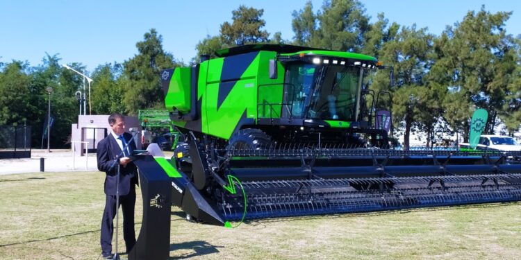 Por cada cosechadora que se produzca en el país se podría evitar que 350 mil dólares salgan al exterior, calculan en Metalfor