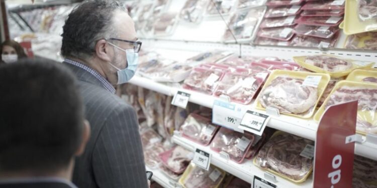 El gobierno quiere un mayor volumen de carne barata como vía de negociación para destrabar las exportaciones