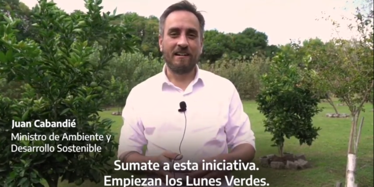 El ministro de Ambiente se sumó personalmente a los “lunes sin carne” y la demonización de la ganadería. ¿Y el ministro de Agricultura qué dice?