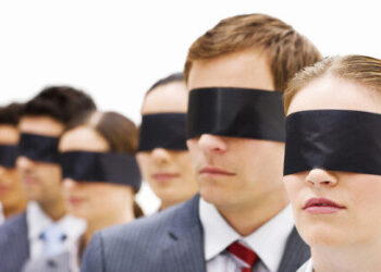 Gobierno de ciegos: Se multiplican las exportaciones a Chile de productos triangulados vía Uruguay, pero la Aduana no interviene