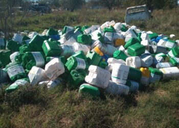 Según el ministro de Ambiente de Kicillof, hay 12 millones de bidones vacíos de agroquímicos que “no se sabe dónde están”