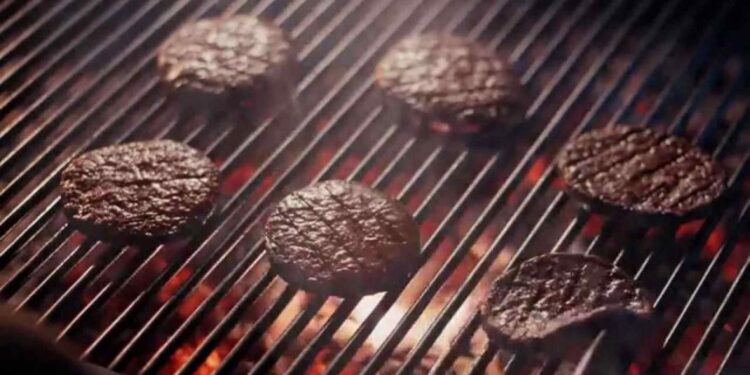 Hoy es el día mundial de la hamburguesa: El kirchnerismo hizo picadillo la negociación con los frigoríficos y la Mesa de Enlace decidió extender el paro ganadero