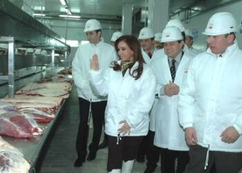 Dato mata relato: Con Cristina las exportaciones de carne se achicaron a un tercio y sin embargo los precios al consumidor subieron 900%