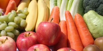 Del campo a la góndola: en mayo pasado el consumidor pagó 4,7 veces más de lo que el productor cobró por esos alimentos