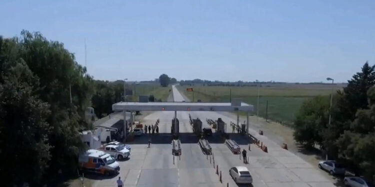 No te olvides de llevar más efectivo: A partir de este jueves aumentan los peajes en todo el país