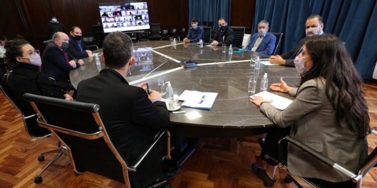 Los tamberos continúan quejándose porque fueron excluidos del acuerdo de precios de los lácteos