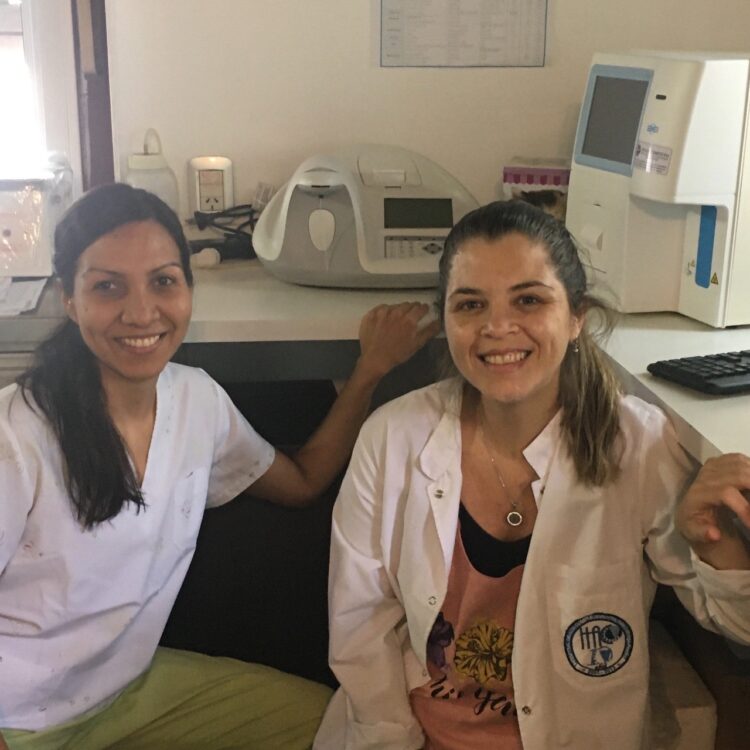 Andrea regresó a Formosa para investigar un parásito de los bovinos y terminó creando el primer laboratorio privado de diagnóstico veterinario en su provincia