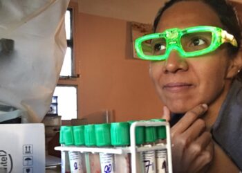 Andrea regresó a Formosa para investigar un parásito de los bovinos y terminó creando el primer laboratorio privado de diagnóstico veterinario en su provincia