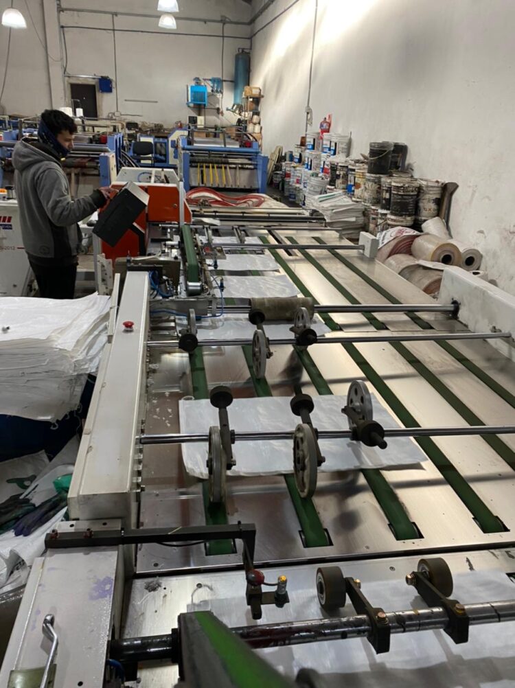 El colmo: Por las restricciones a la importación peligra el abastecimiento de bolsas para empaquetar papas